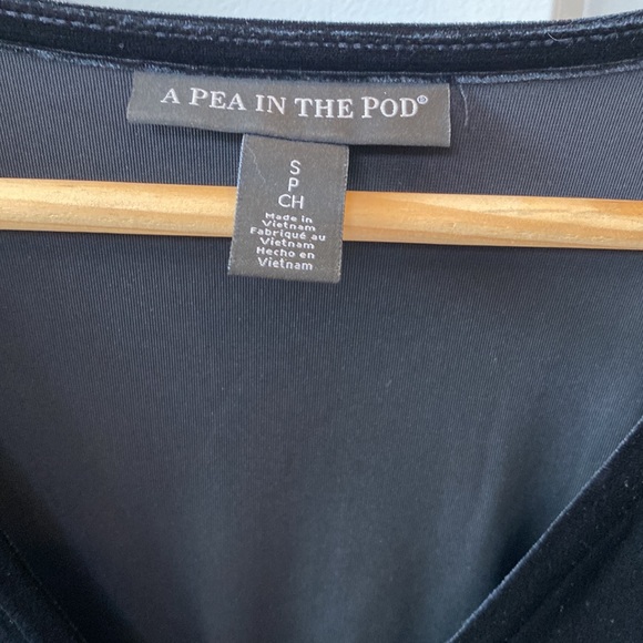 A Pea in the Pod Black Velvet Top - Picture 3 of 6